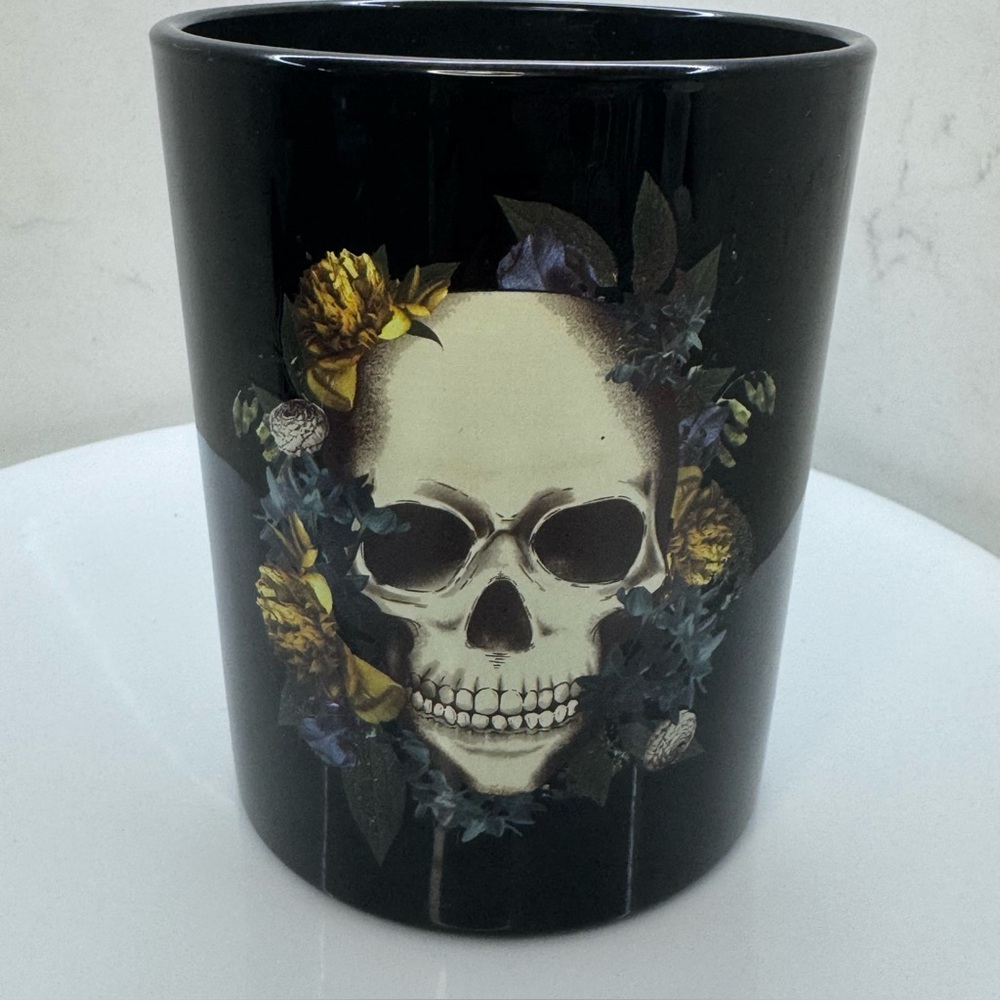 DW Home “Ninety Six” Sandalwood Skull Candle 14.8oz Wooden Wick Gothic Halloween
